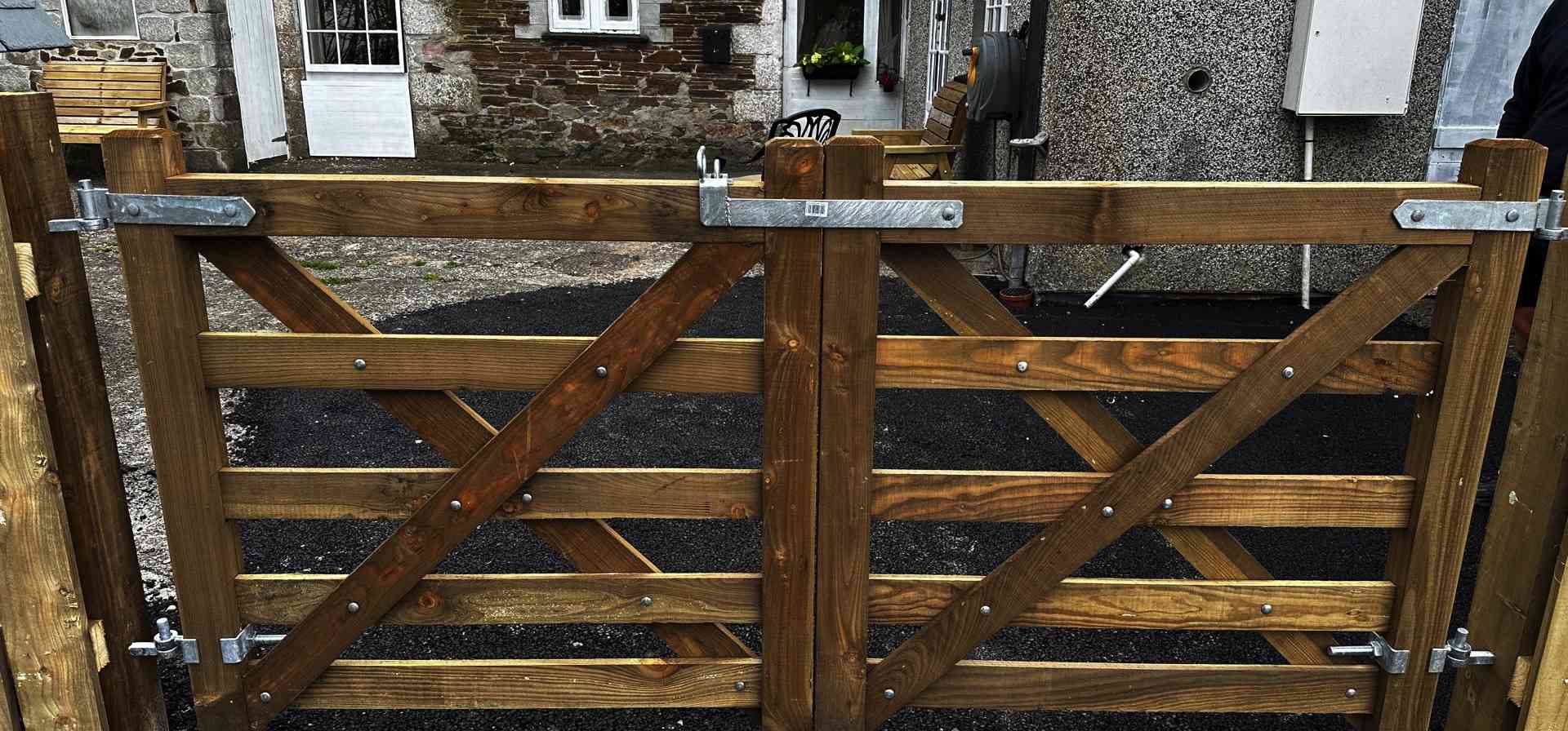 Header wooden 5 bar gate liskeard cornwall